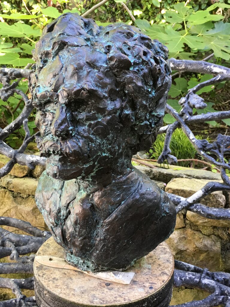 Mark Twain sculpture in bronze by Bobbie Reiff Blinder Port Townsend Washington and Newport Beach California